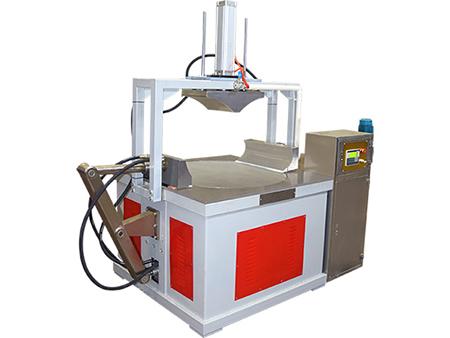 Kneading and cooling machine