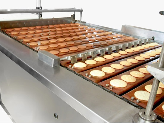Dorayaki Flipping Unit & Conveyor